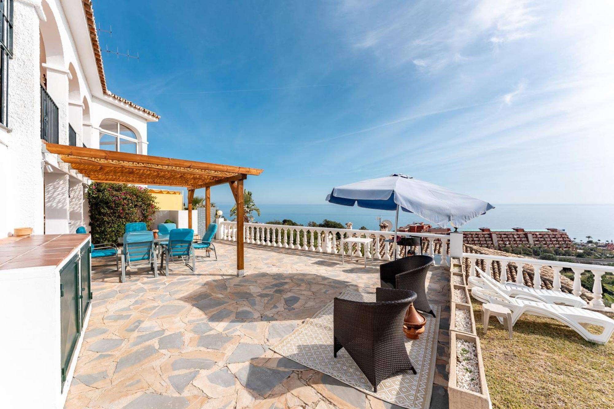 Villa Magica Andalucian Charm เบนัลมาเดนา ภายนอก รูปภาพ