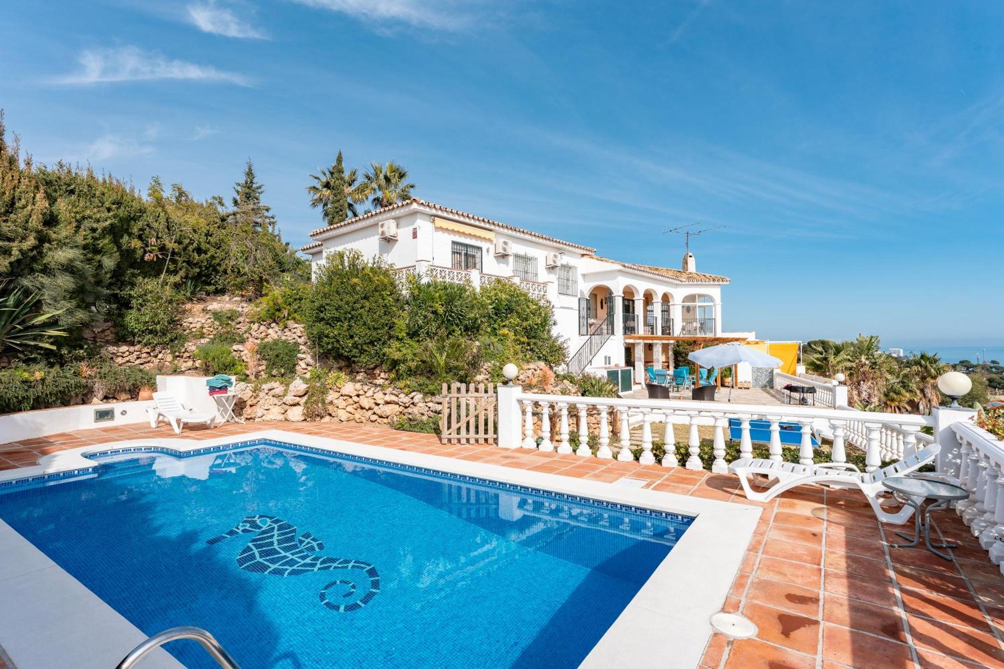 Villa Magica Andalucian Charm เบนัลมาเดนา ภายนอก รูปภาพ