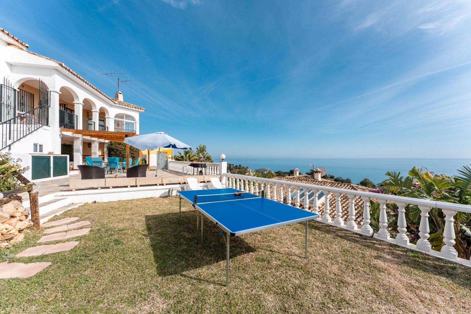 Villa Magica Andalucian Charm เบนัลมาเดนา ภายนอก รูปภาพ