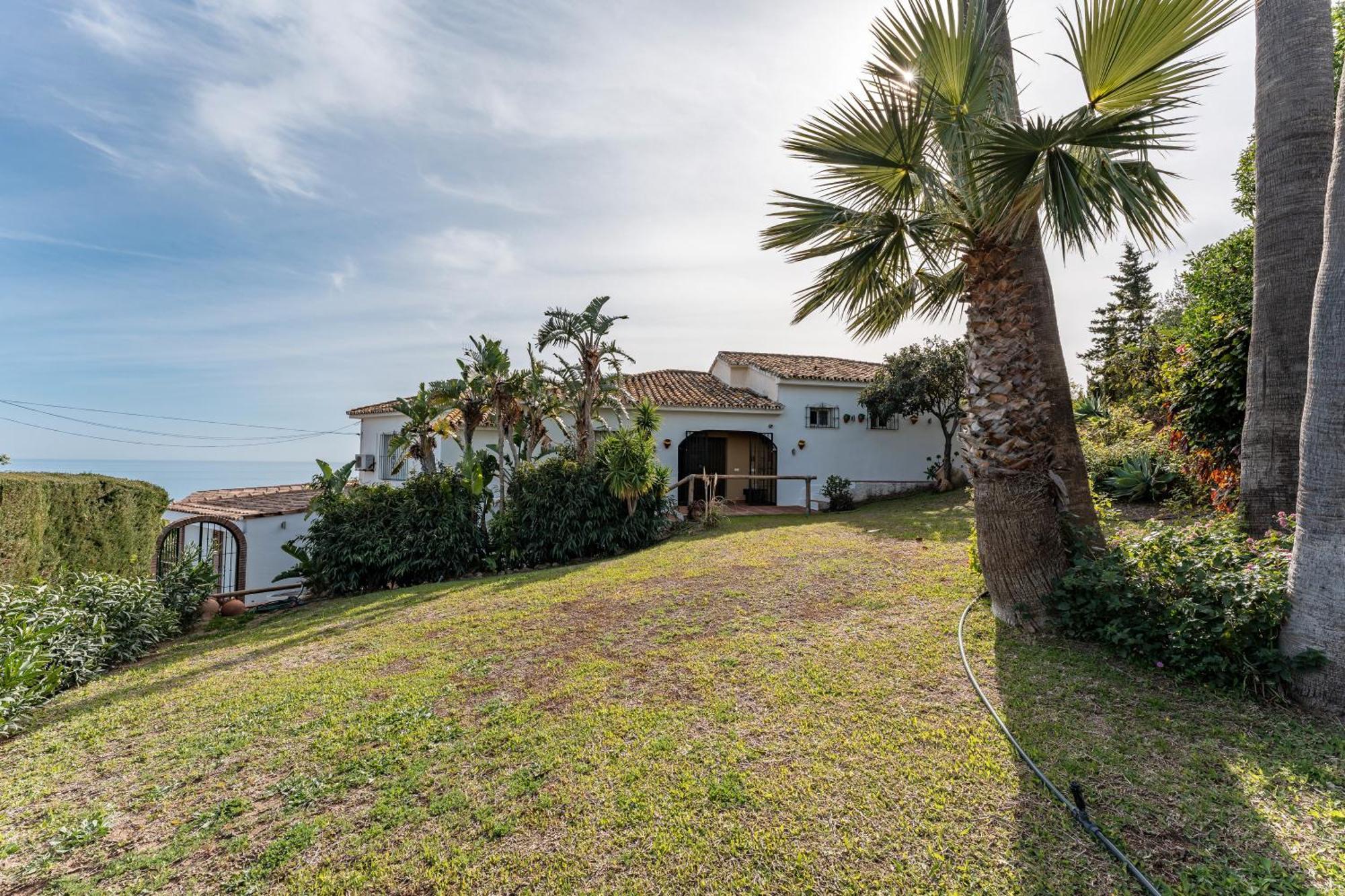 Villa Magica Andalucian Charm เบนัลมาเดนา ภายนอก รูปภาพ